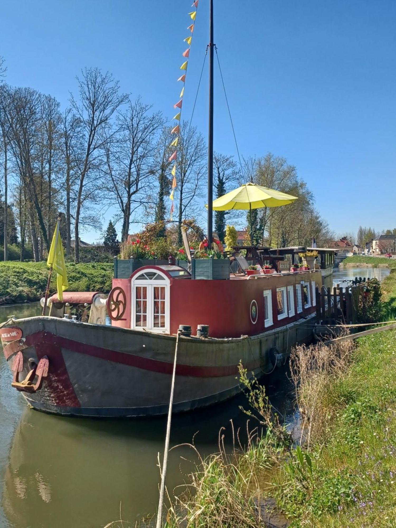 Hotel Sur La Somme A Bord De La Peniche Arche De Noe Pont-Rémy Exterior foto
